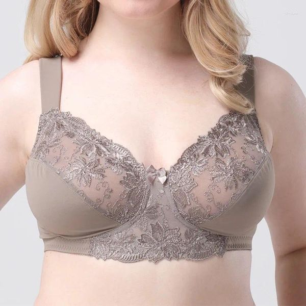 BHs 75 80 85 90 95 100 105 Spitze Plus Size Dessous für Frauen Ultradünner Stick-On-BH B C D Cup-Stil Brasier Mujer Blumenoberteil