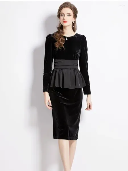 Рабочие платья в стиле Хепберн, винтажный черный бархатный комплект из двух предметов для женщин, осенняя изысканная тонкая рубашка с круглым вырезом, облегающая юбка-карандаш, комплекты