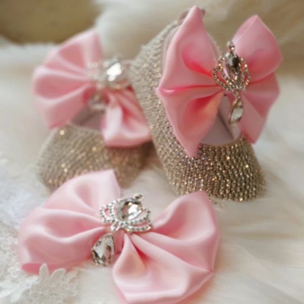 Dollbling nascido pografia bebê menina coroa real presente personalizado berçário deco bling rosa strass sapatos bandana conjunto 240313