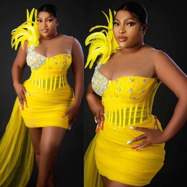 2024 Plus Size Vestidos de Cocktail para Mulheres Desgaste da Noite Elegantes Vestidos de Baile Curtos Penas Sheer Neck Frisado Strass Vestidos de Aniversário para Meninas Negras Africanas C108