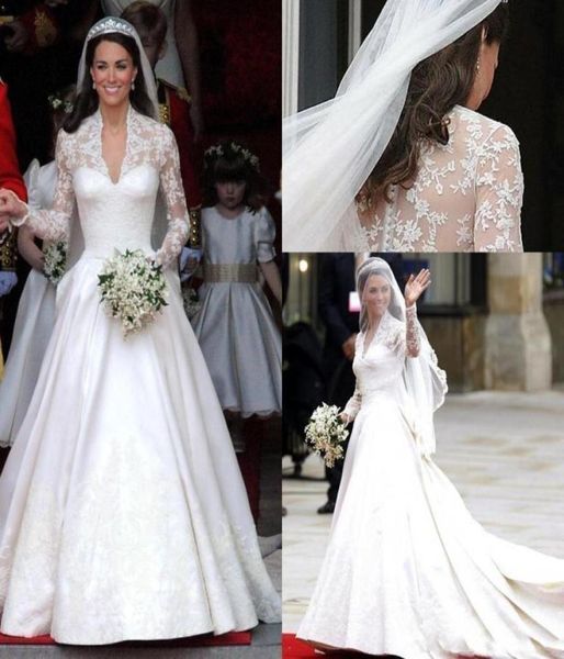 Klassisch 2021 Günstige weiße Brautkleider in A-Linie mit V-Ausschnitt, durchsichtig, lange Ärmel, applizierte Spitze, Kate Middleton, Knöpfe hinten, Royal Bridal G6888251