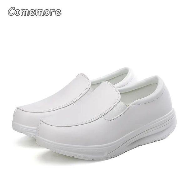 Flats Comemore Sneakers Donne Infermiera Scarpe bianche con scarpe da passeggio comode a piedi fidabili piattaforma di calzature piattaforma di calzature slipon mocassini 42