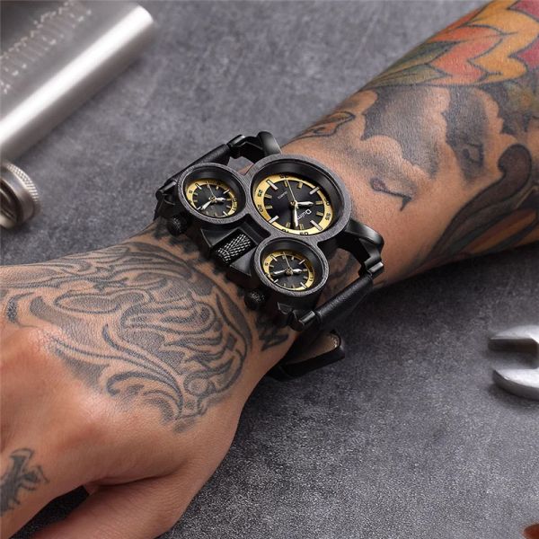 Stivali Punk Style Men Watchs Oulm 1167 Nuovo quarzo maschio retrò orologio unico 3 fuso orario orologio in pelle orologio da polso militare