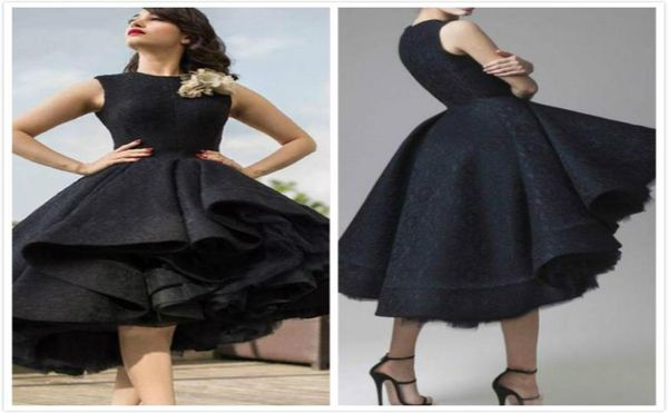 2019 Designer-Kleid, kurze Vorderseite, langer Rücken, Party-Abschlussball-Kleider, elegante schwarze Spitze, Dubai, arabische Abendkleider, Tee-Länge, hoch niedrig, Cel8691688