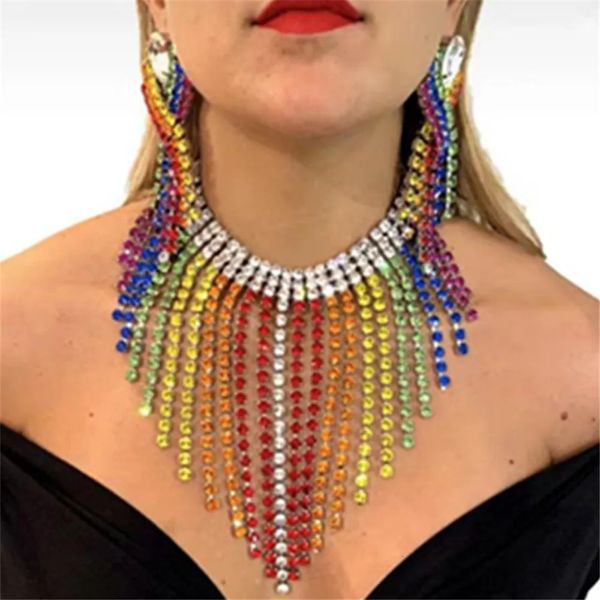 Wunderschöne Kristall-Regenbogen-Quastenkette, übergroßer Kragen, Halskette, Ohrringe, Schmuckset für Frauen, Hochzeitsaccessoires 240305