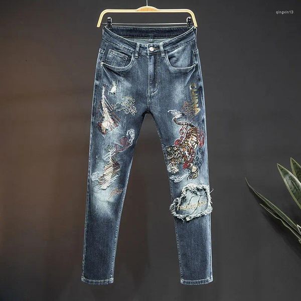 Jeans da uomo 2024 moda ricamo strappato design tigre pantaloni da uomo casual streetwear maschile pantaloni lunghi gamba dritta