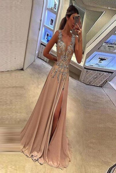 2019 Abiti da ballo Sexy scollo a V profondo applique vestido pizzo formatura Abiti da sera lunghi in chiffon spacco laterale senza maniche Applicazioni4553930