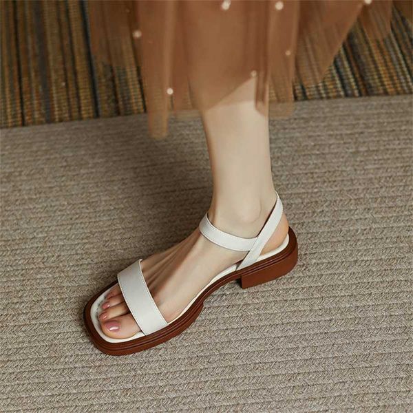 Novas sandálias francesas marrons verão sandália mulheres salto baixo sapatos romanos dedo do pé aberto listra simples confortável fundo plano mulheres 240228