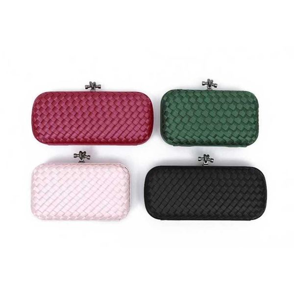 Bolsas de ombro elegantes bolsa feminina de seda de seda tecida inclinada no jantar simples 240311