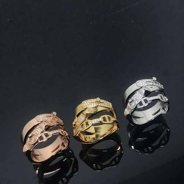 Luxusschmuck Hemes Ring New Kelly Three in One Pig Nasenring vergoldet 18 Karat Roségold Kettenschloss