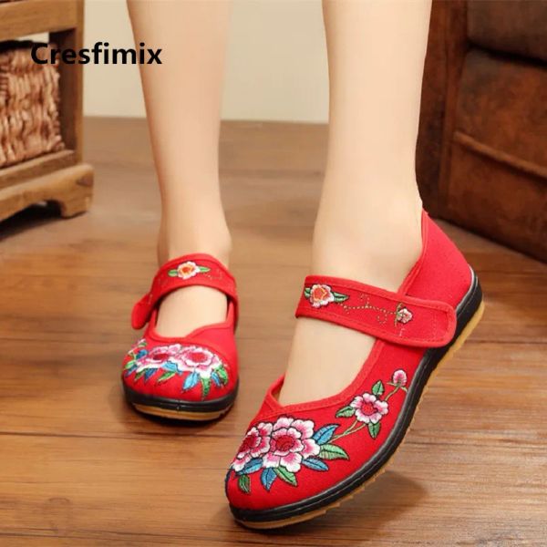 Ladungsstaaten Fashion Round Toe Anti Skid bequeme Blumenschuhe Lady Cool Street Schuhe Chinesische traditionelle Tanzschuhe Zapatos E2033