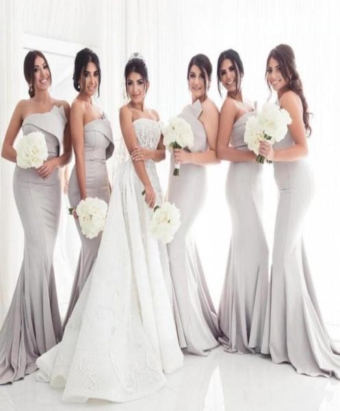 2019 Barato Sliver Sereia Vestidos de Dama de Honra Cetim Strapless Sem Mangas Ruched Drapeado Até O Chão Custom Made Maid Of Honor Dress7241054