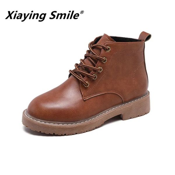 Sandalen Xiaying Smile Frauen Knöchelstiefel Neue Mode England Stil lässige Schuhe weibliche Fleeces in Antiskid Sohle beliebte Nähschuhe