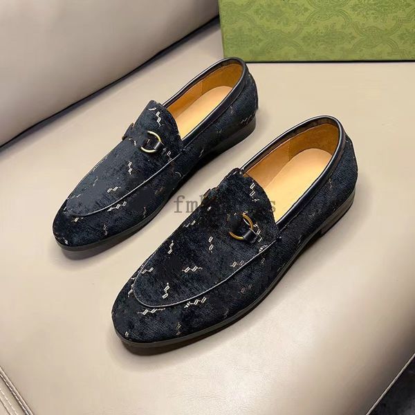 Tasarımcı Loafers Erkekler Loafers Gerçek Deri Ayakkabı Erkek Ayakkabı Erkekler Erkek Baskılı Mule Yuvarlak Toe Loafers katır moda iş ayakkabıları boyut 38-45 3.20 12