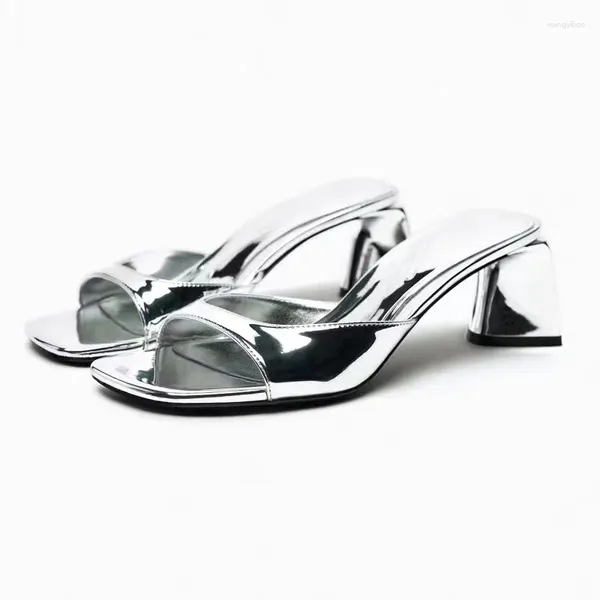 Scarpe eleganti Pantofole con plateau da donna moda 2024 Primavera Estate Comodi sandali casual firmati da donna con tacco alto