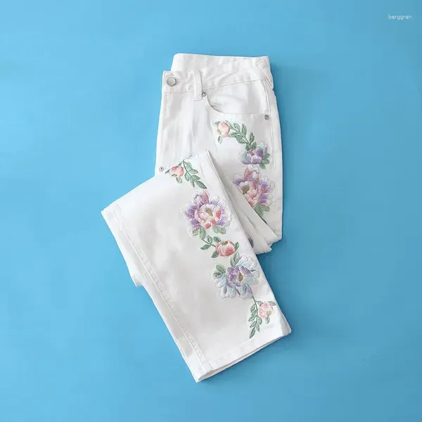 Jeans femininos 2024 estilo retro bordado flor primavera verão tornozelo comprimento calças branco reto casual denim