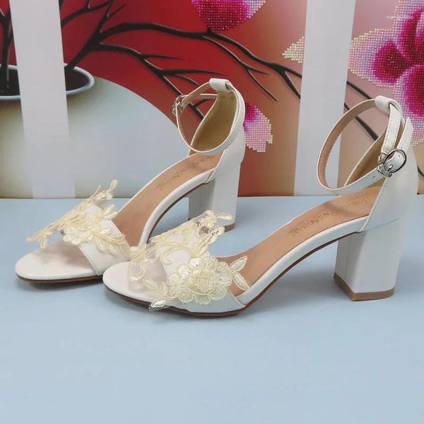 Scarpe eleganti Arrivo Sandali estivi bianchi Donna Moda Ragazze Fibbia Punta aperta Cinturino alla caviglia Scarpe da sposa con lacci