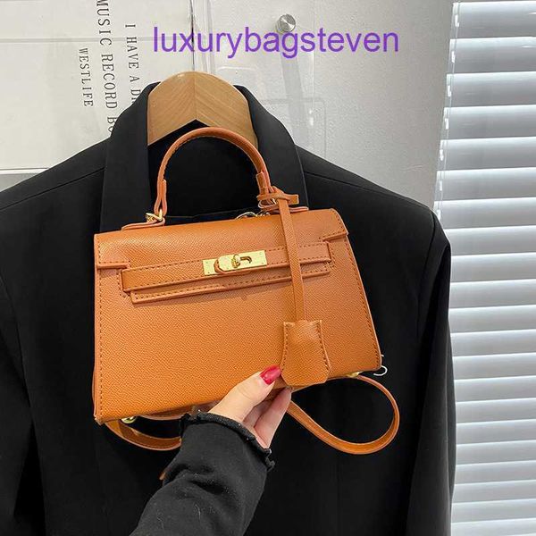 Hremms Kelyys Luxury Tuts Çantası Yumuşak Deri Crossbody Yeni Küçük Stand Omuz Çantası Batı Doku ile Çok Yönlü Gerçek Logo