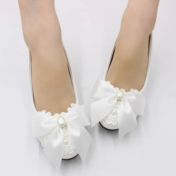 Pompalar Yeni Bowknot Kadın Ayakkabıları Beyaz Gelin Ayakkabı Düşük Topuk Nedime Ayakkabı Sığ Ağız Gençlik Büyük Düğün Ayakkabıları BH2105