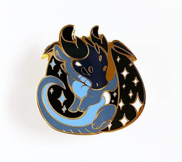 Crachá de dragão azul cômico Bonito Anime Filmes Jogos Pinos de esmalte duro Coletar broche de desenhos animados Mochila Chapéu Bolsa Gola Emblemas de lapela