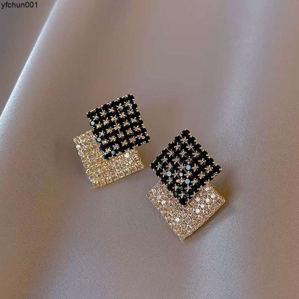 Orecchini con diamanti bianchi neri di alta qualità e stile cool Temperamento Internet Celebrità Design di nicchia femminile Alla moda