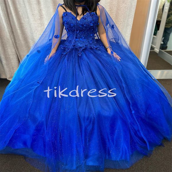 Prinzessin Royal Blue Quinceanera Kleider mit Cape Wrap 2024 Charro Sweetheart 3D Blumen Vestido De 15 Anos Quinceanera 2024 Applikationen Spitze Sechzehn Partykleid Para