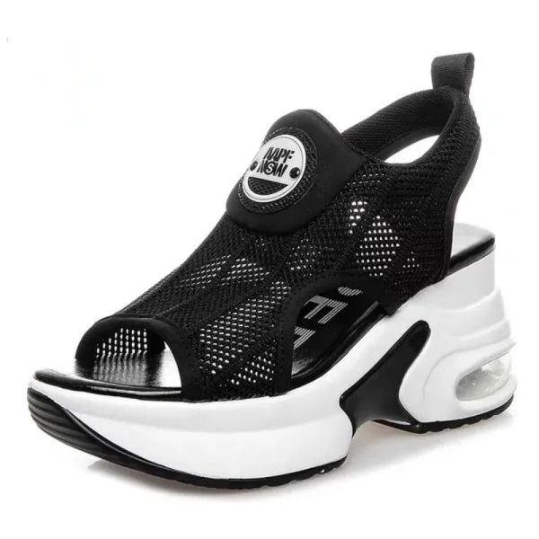 Sandalen Retro Black Mesh Plattform Sandalen koreanische Peepe Zehen Hohlkeile erhöhen Schuhe 8 cm Sommer Neue Nonslip Luftkissen Tennisschuhe