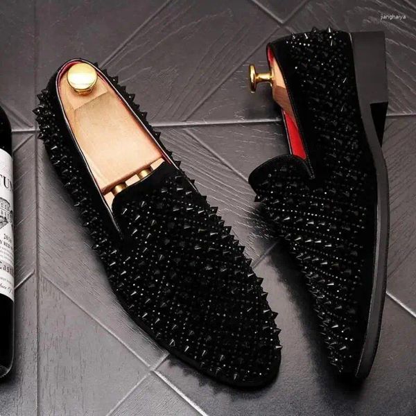 Sapatos casuais masculinos rebites preto punk apartamentos mocassins feitos à mão homem cravado festa de casamento mocassins macios a8