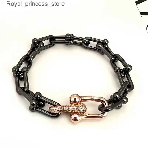 Braccialetti con ciondoli Alta qualità in argento sterling 925 alla moda in lega di titanio nero fibbia a ferro di cavallo squisiti gioielli di lusso da donna Q240321