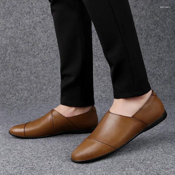 Scarpe casual 2024 Tendenza formale maschile Marchio di lusso Retro Abito da sposa da passeggio Scuola sociale Derby in pelle da uomo Oxford