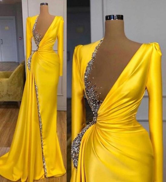 Splendidi abiti da sera giallo brillante con maniche lunghe Vedi attraverso abiti da ballo di cristallo in rilievo 2020 Obito da festa formale2603989