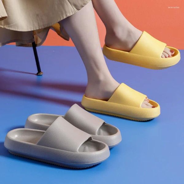 Sandálias sapatos para mulheres verão interior macio sola plataforma chinelos banheiro antiderrapante senhoras casual feminino plana slides