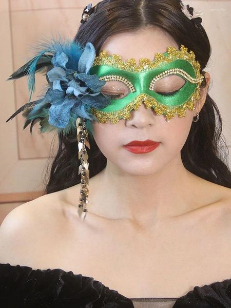 Parti Malzemeleri Maske Maske Plastik Malzeme Kadınlar Renkli Tüy Çiçek Dekorasyonu Cadılar Bayramı Masquerade Aksesuarları için Uygun Zarif