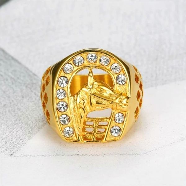 Moda Hollow Animal Testa di cavallo intarsiato Zircone 14k Anello in oro giallo Uomo Donna Tendenza Hip Hop Rock Trend Regalo gioielli a ferro di cavallo