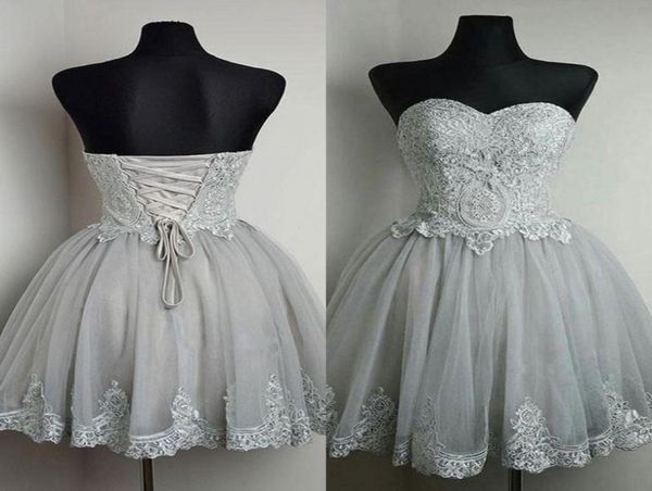 2019 Bellissimi abiti corti da ballo Sweetheart senza maniche Argento Grigio Applicazioni di pizzo Corsetto Indietro Tulle Abiti da festa formali Custom Made2005793