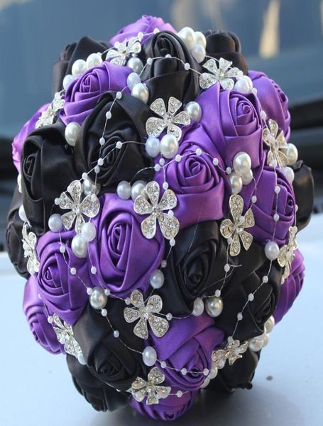 Bouquet da sposa viola e nero Forniture di nozze Fiore artificiale Perle Strass Dolce 15 Bouquet Quinceanera W2242107299