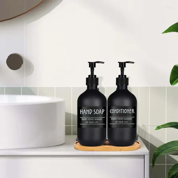 Dispenser di sapone liquido 500ML Bottiglie di lozione per shampoo nero rotondo in plastica rotonda Shampoo balsamo con 1 vassoio 6 etichette Accessori per il bagno