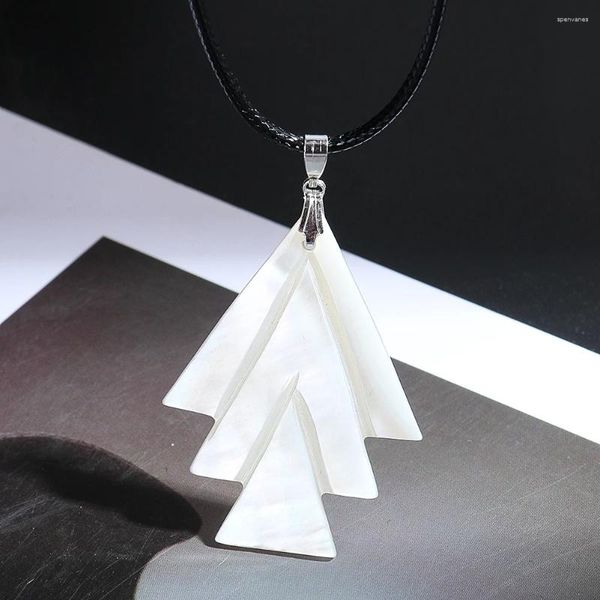 Colares Pingente Personalizado Shell de Água Doce Esculpido Triângulo Seta Europeu e Americano Tendência Árvore de Natal em forma de jóias Colar