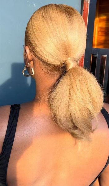 Pônei baixo, mel loiro cabelo humano extensões de rabo de cavalo clipe reto em brasileiro Remy # 27 morango loiro envoltório em torno de rabo de cavalo rabo de cavalo peruca para mulheres