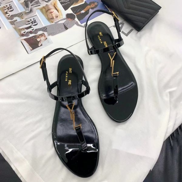 Designer di lusso Sandalo scorrevole estivo CASSANDRA sandalo Pantofola Ciabatte in pelle Uomo piatto Scarpa casual viaggio soleggiato Logo oro chiaro Mulo sexy da donna Con mocassino da ragazza box