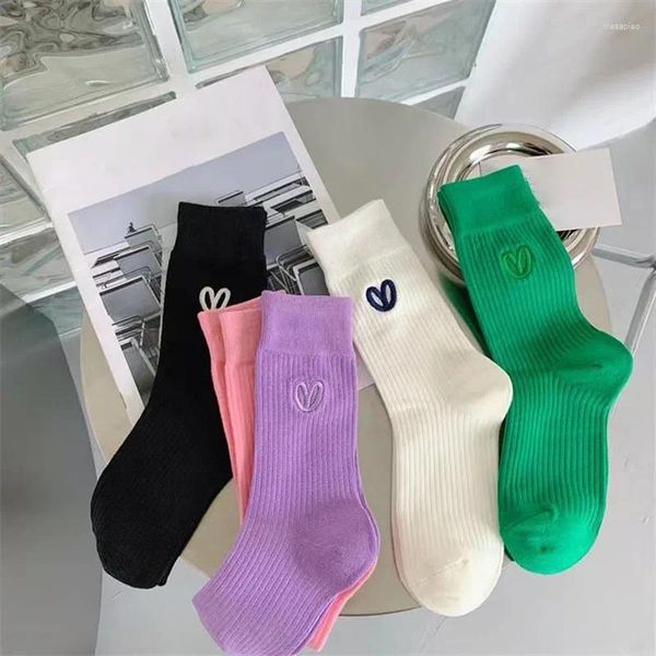 Frauen Socken Koreanische Strümpfe frauen Frühling Und Herbst Einfarbig Baumwolle Liebe Gestickte Pile Gestrickte Mid-rohr Sport