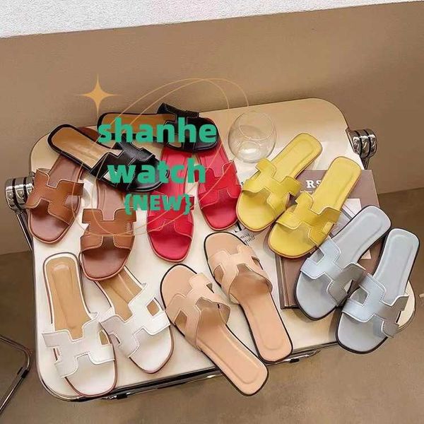 Orijinal Terlik Kadınlar İçin Yeni Baotou Yaz Summer Hollow Crystal Yumuşak Üstü Kalın Banyo Anti -Slip Plaj Ayakkabıları