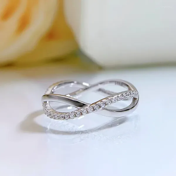 Cluster Ringe Frühling Qiaoer Luxus Trend Form Frauen Verlobungsring Voll Gepflasterte CZ Stein Silber Farbe Elegante Einfache Weibliche Schmuck
