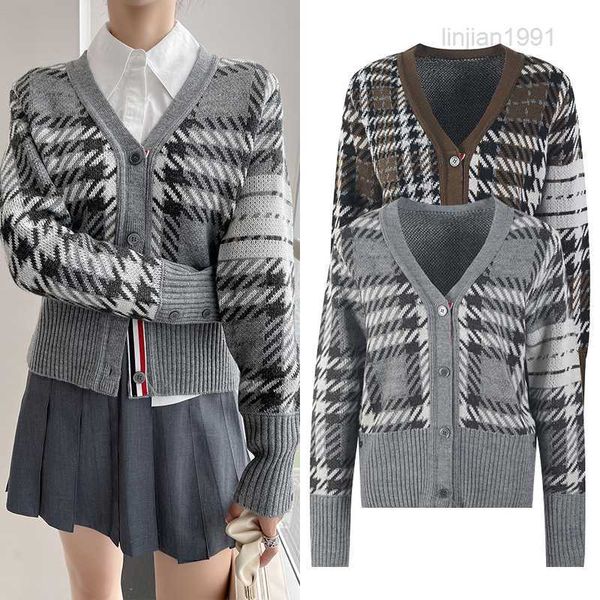 Felpe con cappuccio da uomo Felpe Temperamento di alta qualità Stile college britannico Design retrò grigio Sense TB Cappotto da donna con cardigan lavorato a maglia a righe pied de poule 230114