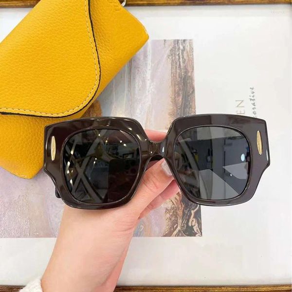 Occhiali da sole Moda Global Star Like Internet Celebrity Blogger Donna Uomo Marca Oculos Gafas De Sol Eyewear LW40129I