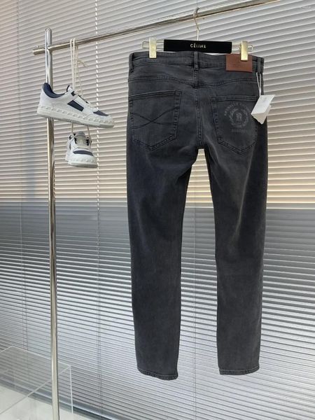 Calças de brim masculinas lavagem homens 2024 denim tecido elástico moda bordado reto calças longas personalizadas etiqueta de couro estiramento