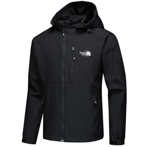 Plus Size 4XL Giacca da uomo Outdoor Nuove giacche antivento e impermeabili per uomo con cappuccio Alpinismo Turismo Cappotto soft shell per uomo Giacca a vento
