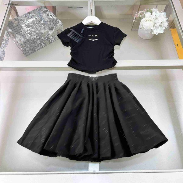 Nuove tute per bambini Abito da principessa Taglia 100-150 CM vestiti estivi per bambini Stampa logo per ragazze T-shirt slim fit e gonna lunga 24Mar