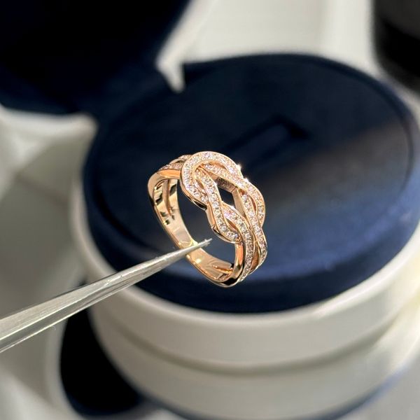 S925 anelli di banda di lusso Sterling Silver Force Brand Designer Full Crystal Cry Horse Cross Charm Anello nuziale per donne Regalo