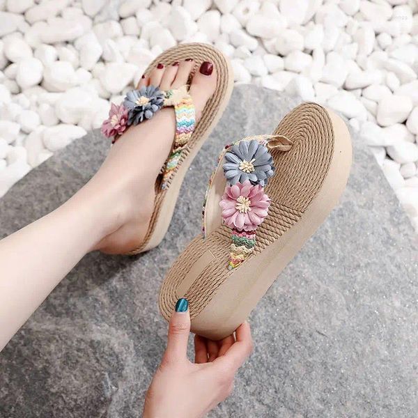 Chinelos verão 2024 sandálias flip flop praia chinelo com moda confortável plana bonito para mulheres plataforma